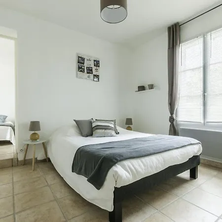 Maison De Plain Pied Avec Jardin Clos Pour 6 Personnes - Fr-1-835-26