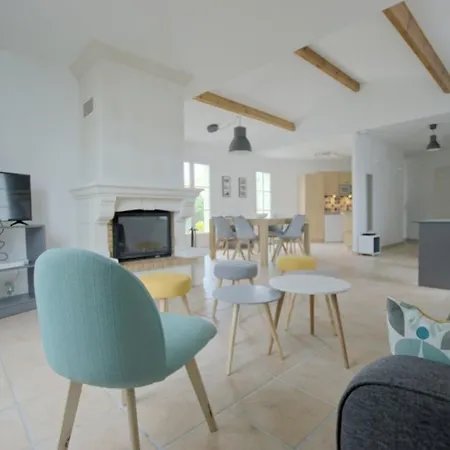 Maison De Plain Pied Avec Jardin Clos Pour 6 Personnes - Fr-1-835-26 *