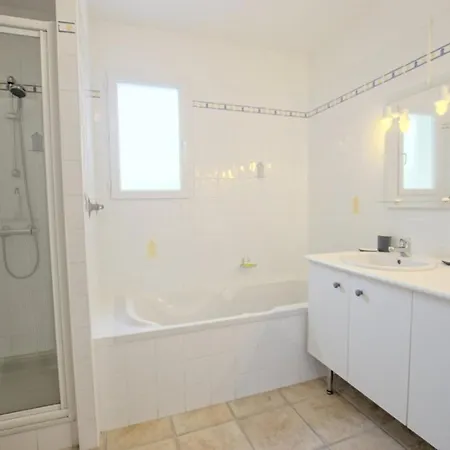 Maison De Plain Pied Avec Jardin Clos Pour 6 Personnes - Fr-1-835-26 بيت للعطل *