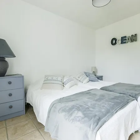 Maison De Plain Pied Avec Jardin Clos Pour 6 Personnes - Fr-1-835-26 *