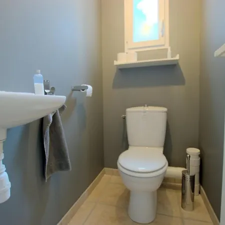 Maison De Plain Pied Avec Jardin Clos Pour 6 Personnes - Fr-1-835-26 *
