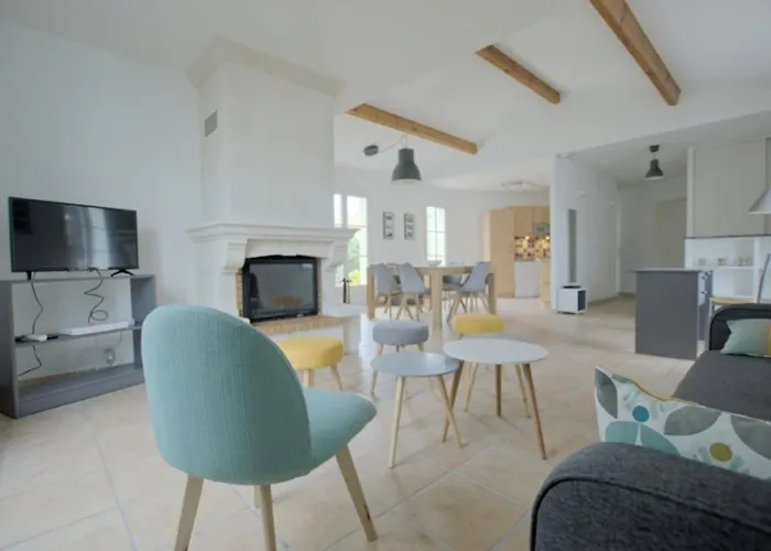 Maison De Plain Pied Avec Jardin Clos Pour 6 Personnes - Fr-1-835-26 *