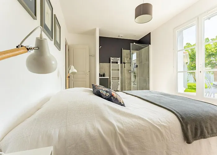 Maison De Plain Pied Avec Jardin Clos Pour 6 Personnes - Fr-1-835-26 * Sainte-Marie-de-Ré