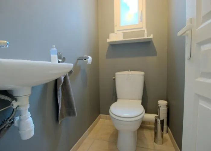 Maison De Plain Pied Avec Jardin Clos Pour 6 Personnes - Fr-1-835-26 *